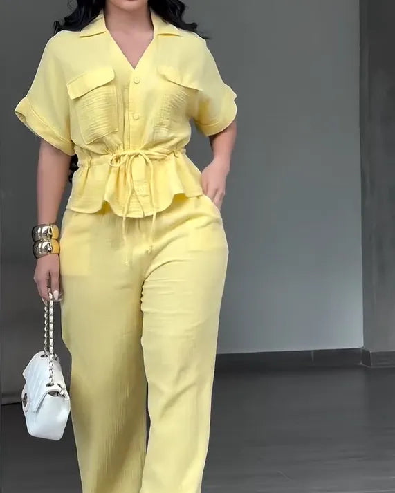 Conjuntos de dos piezas para mujer: camisa de manga corta con cordón ajustable y pantalón ancho con bolsillos.